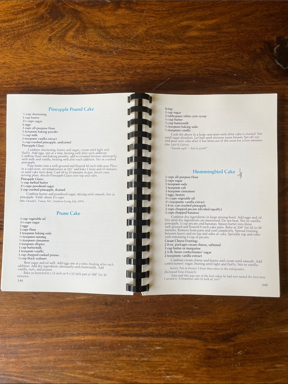 Dining With The Daltons Vintage Cookbook - Black Cover - Picture 12 of 13